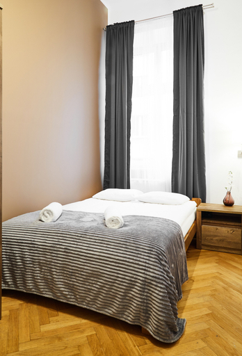 Others 2, Upscale Apartments - AC in rooms, ensuite bathrooms, lift - 8 mins to Main Square, Kraków City