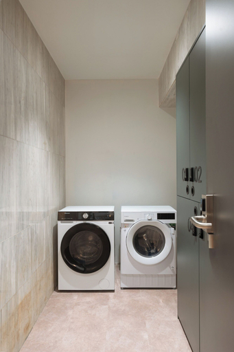 Laundry room, Limehome Bilbao Deusto, Vizcaya