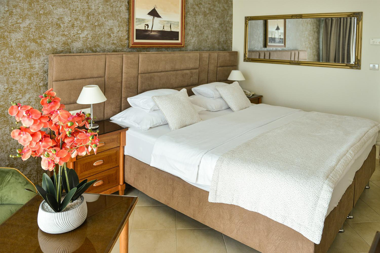 Bedroom 5, Mediteran Hotel & Resort