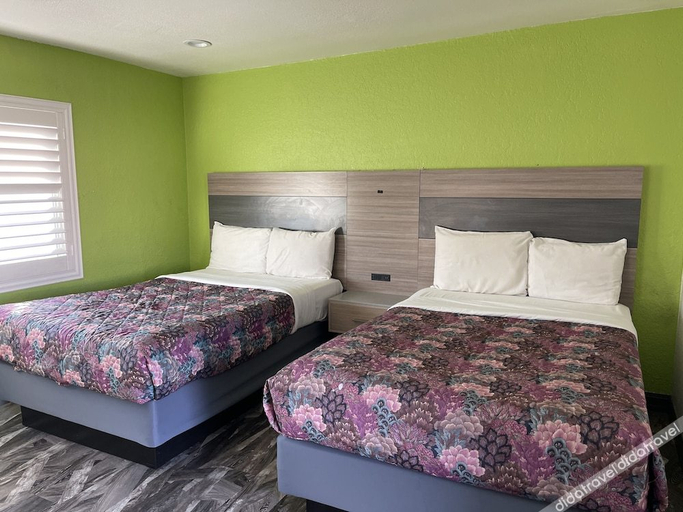 Bedroom 2, Goldstar Inn, Los Angeles