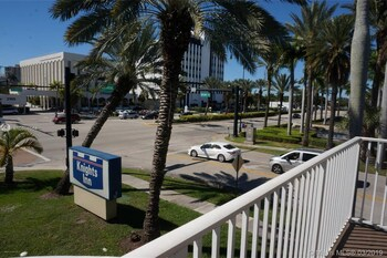 Others 2, Beautiful Cozy 1br Apartment Walk From the Ocean!, Broward