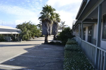 Others 4, Sunnymead Hotel, Surf Coast - West