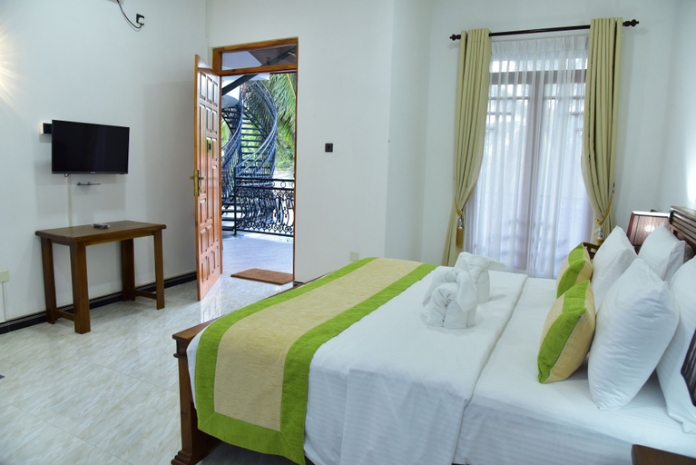 Bedroom 2, L's Lanka, Dambulla