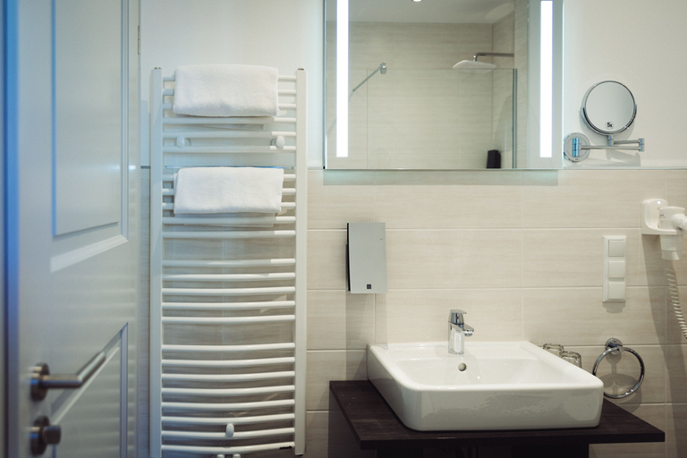 Bathroom 5, Hotel Zum Schwan, Werra-Meißner-Kreis
