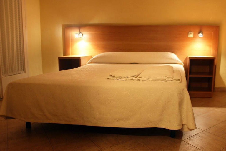 Bedroom 2, Hotel Rocatel, Barcelona