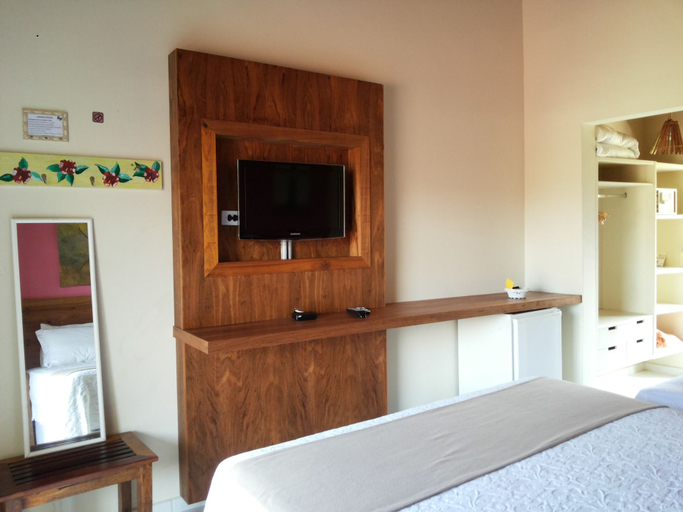 Others 5, Hiu Hotel, São Sebastião