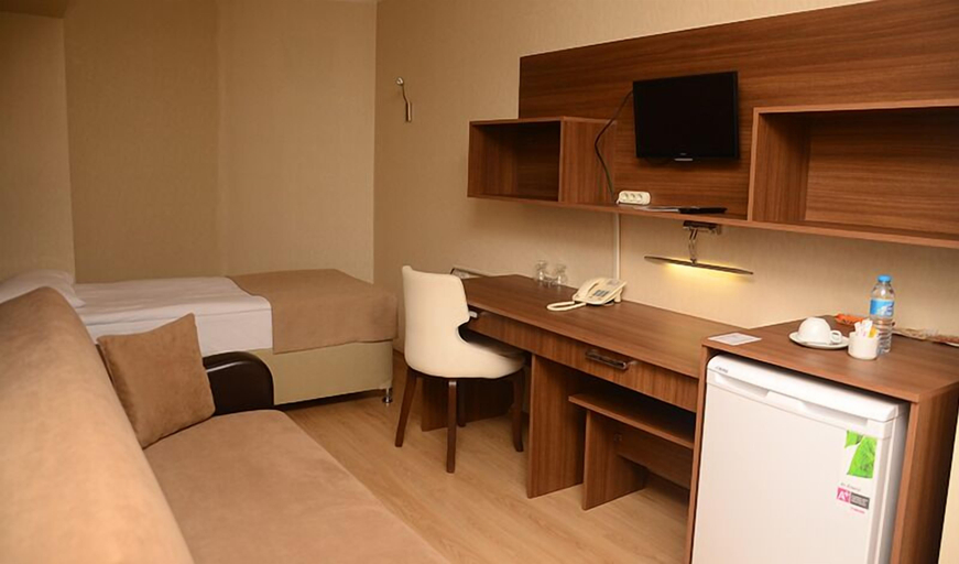 Others 5, Gun Otel, Merkez