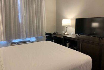 Others 2, Wingate by Wyndham JFK Airport/Far Rockaway, New York
