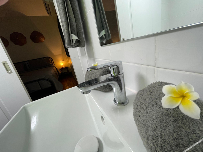 Bathroom, Vanara Bungalows, Koh Chang