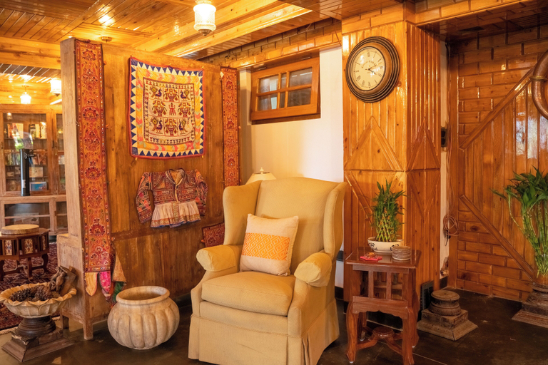 Public Area 3, Chillaru Resort, Solan