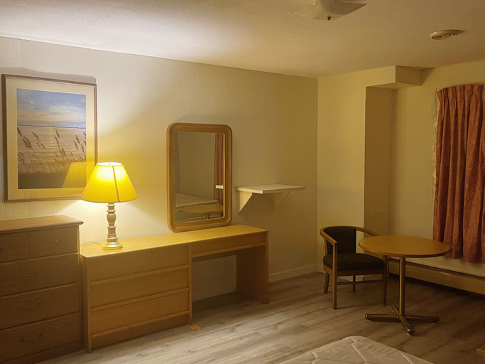 Others 5, Uptown Motel, Division No. 1