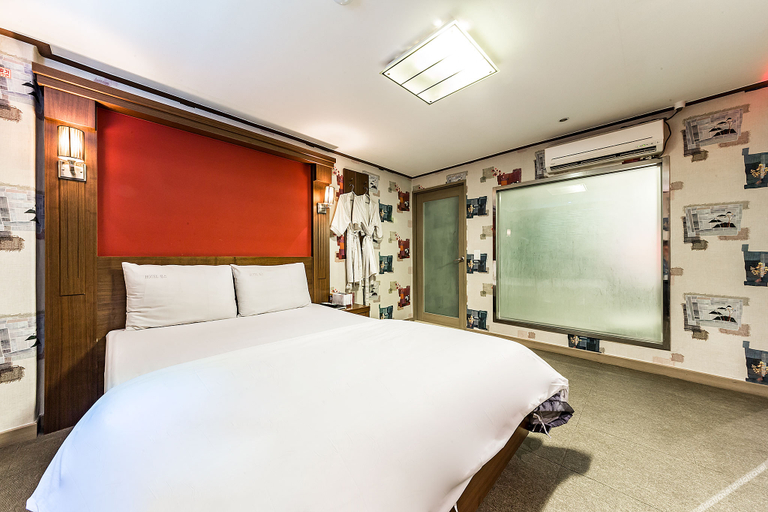 Others 2, Hills Motel Sinchon, Seodaemun