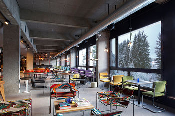 Food & Drinks 3, Totem, Friendly Hotel, Haute-Savoie