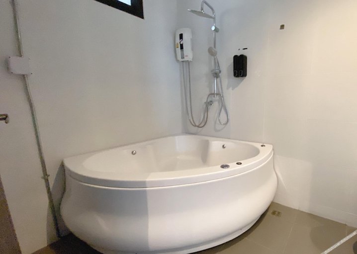 Bathroom 3, All Night 24 Hour, Lat Phrao