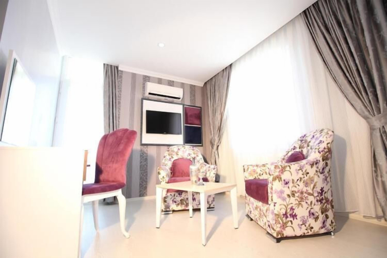 Others 2, Akar Hotel, Merkez
