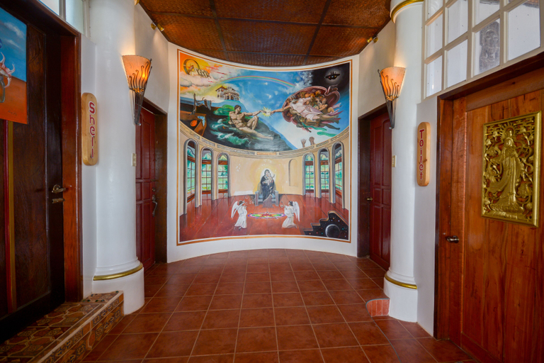 Public Area, Jade's Casa de Arte, Malay