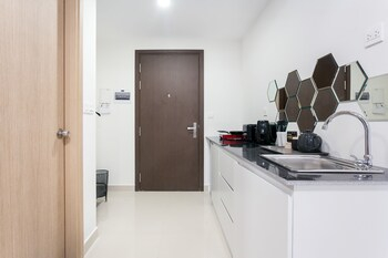 Others 3, Minimalist Apartment Rivergate, District 4