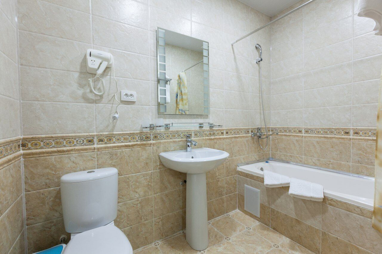 Bathroom 3, Rayhon Hotel, Buxoro