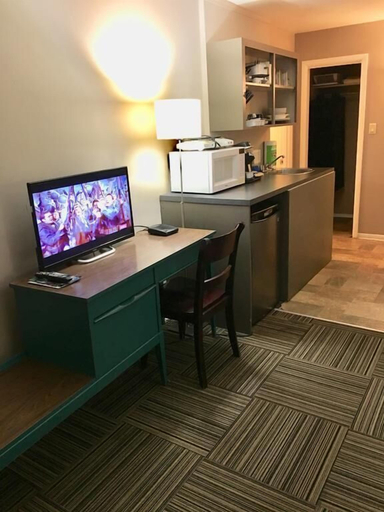 Others 5, Canterbury Inn, East Kootenay