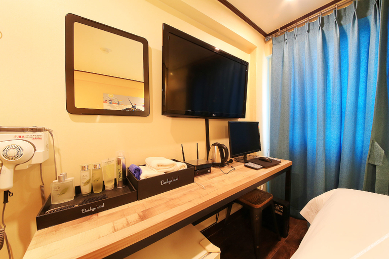 Bathroom 3, Anyang Donkey Hotel, Anyang