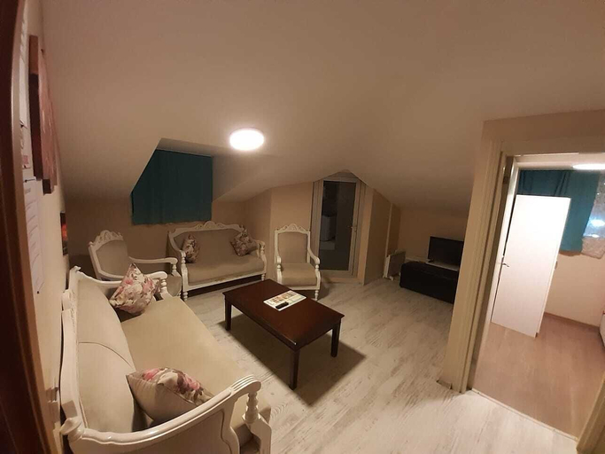 Others 4, 216 Turkuaz Suit, Maltepe