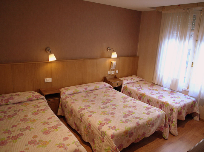 Bedroom 3, Hostal Orejas, León