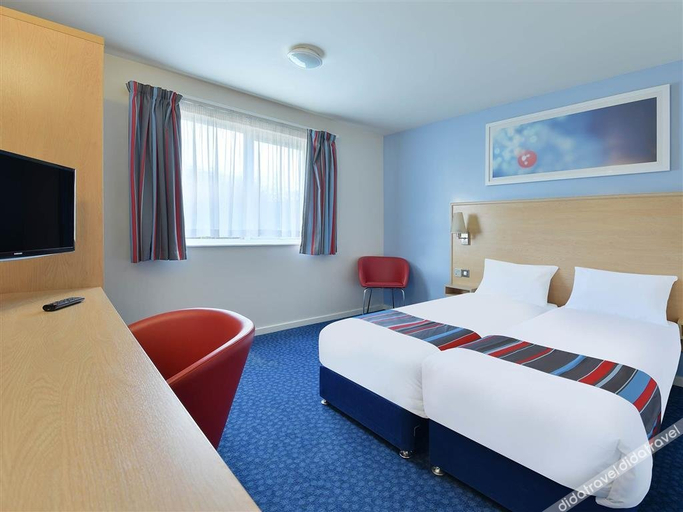 Bedroom 5, Travelodge Kettering Thrapston, Northamptonshire