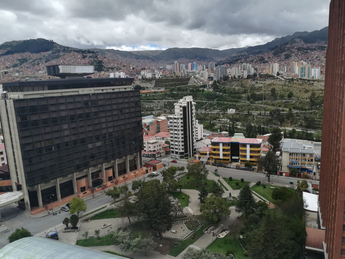 Others 5, Luxstone Executive & Suites, Pedro Domingo Murillo