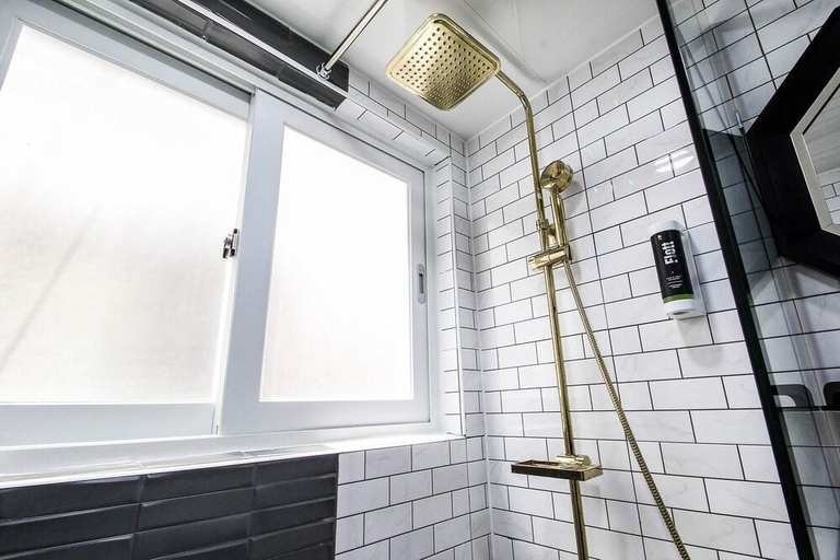 Bathroom 3, Hotel The Hit, Haeundae