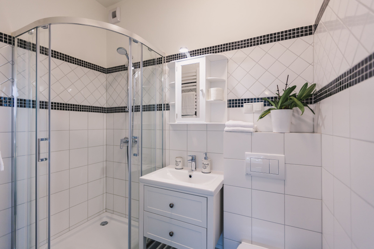 Bathroom, Die Sonne Nollingen, Lörrach