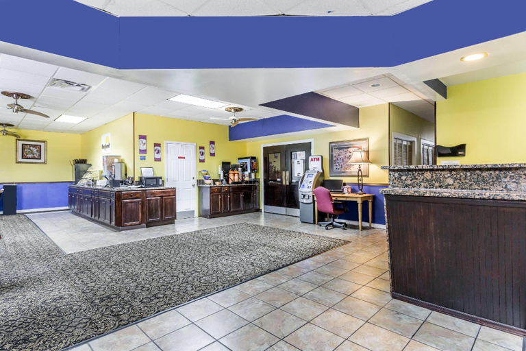 Public Area 2, Days Inn by Wyndham Goldsboro, Wayne