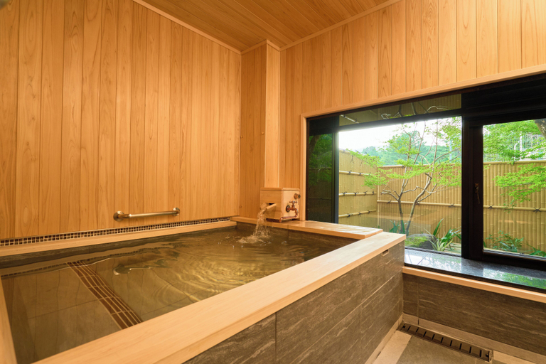 Bathroom 3, Ryoso SUIUNTEI, Asakura