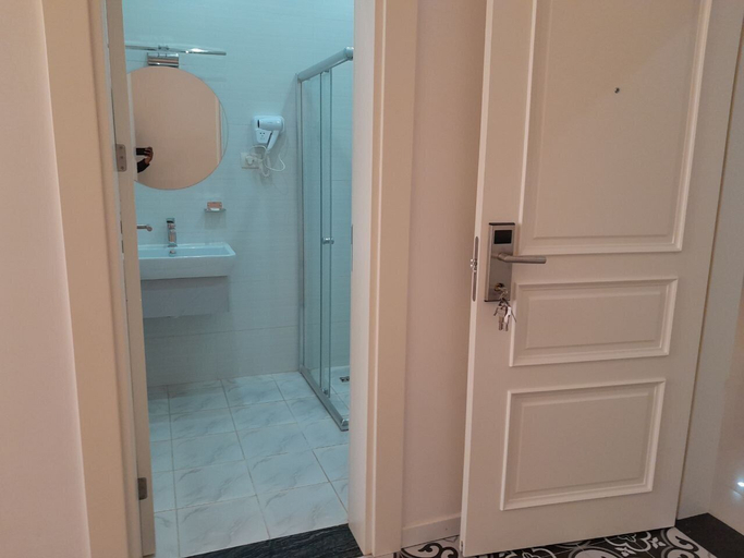 Bathroom 3, Zemilo hotel apartment, Addis Abeba