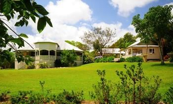 Others 2, Bangalow Guesthouse, Byron