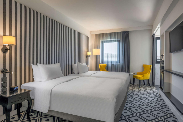 Bedroom 3, DoubleTree by Hilton Carcassonne France, Aude