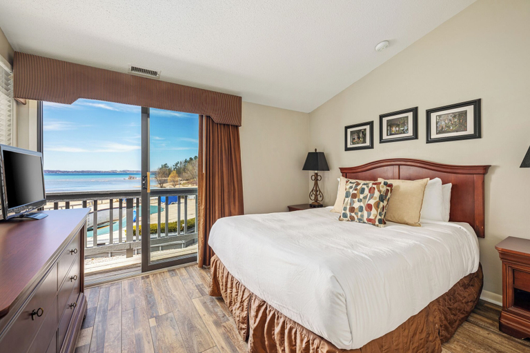 Bedroom 3, The Shores Lake Views Condo Unit 5577, Grand Traverse