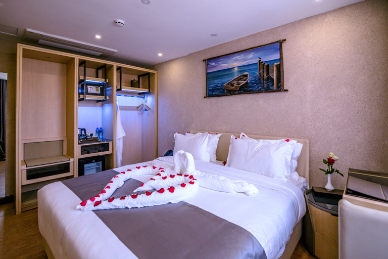 Others 2, LA MAISON ROYALE - SOUTH C, Langata