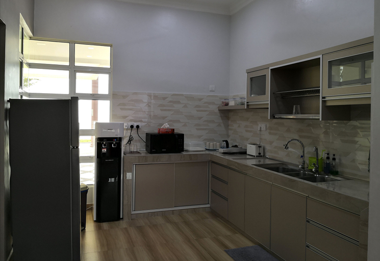 Shared kitchen facilities, Che Beach House, Kuala Terengganu