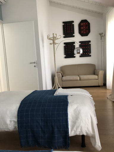 Bedroom 3, SoloQui B&B, Treviso