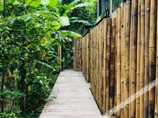Others 2, Gajib Bed&Breakfast, Bang Khon Ti