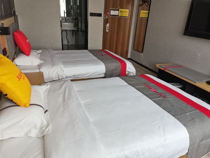 高级双床房 2, Junyi Hotel(Chenghuang Temple Back Street Store), Heze