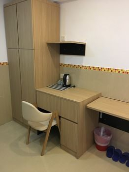 Others 3, Hong Kong Hostel, Hong Kong Island