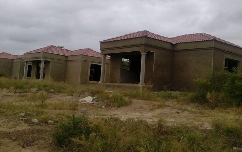 Exterior & Views 5, Hlakula Lake Resort, Mopani