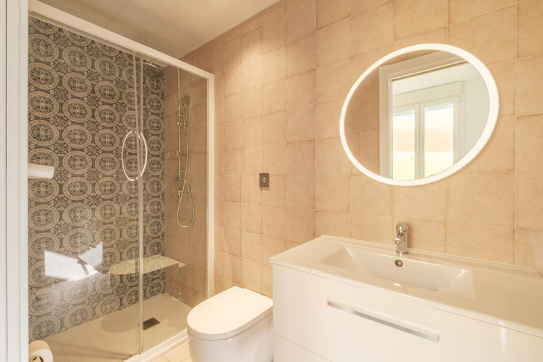 Bathroom 4, Marvellous Apt with a Large Private Terrace, Valencia