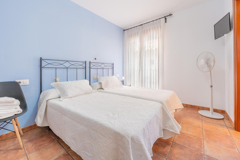 Bedroom 2, Hotel El Horno, Teruel