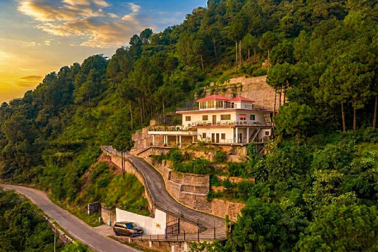 Exterior & Views