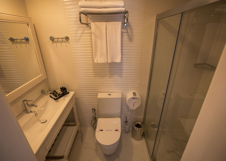 Bathroom 5, No 10 Hotel, Selçuk