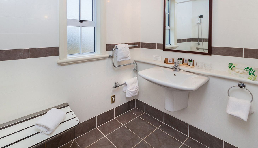 Bathroom 5, Chateau Tongariro, Ruapehu