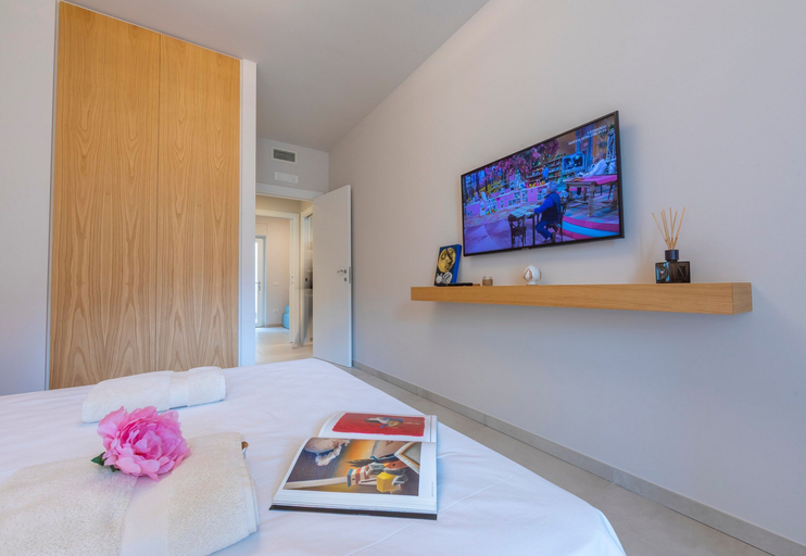 Bedroom 4, Mina Apartment 100m From Sea, Bari