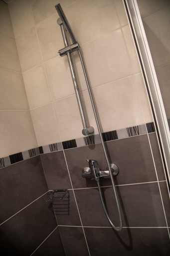 Bathroom 3, Les Maisons de Campagne – Maison du Val, Yvelines